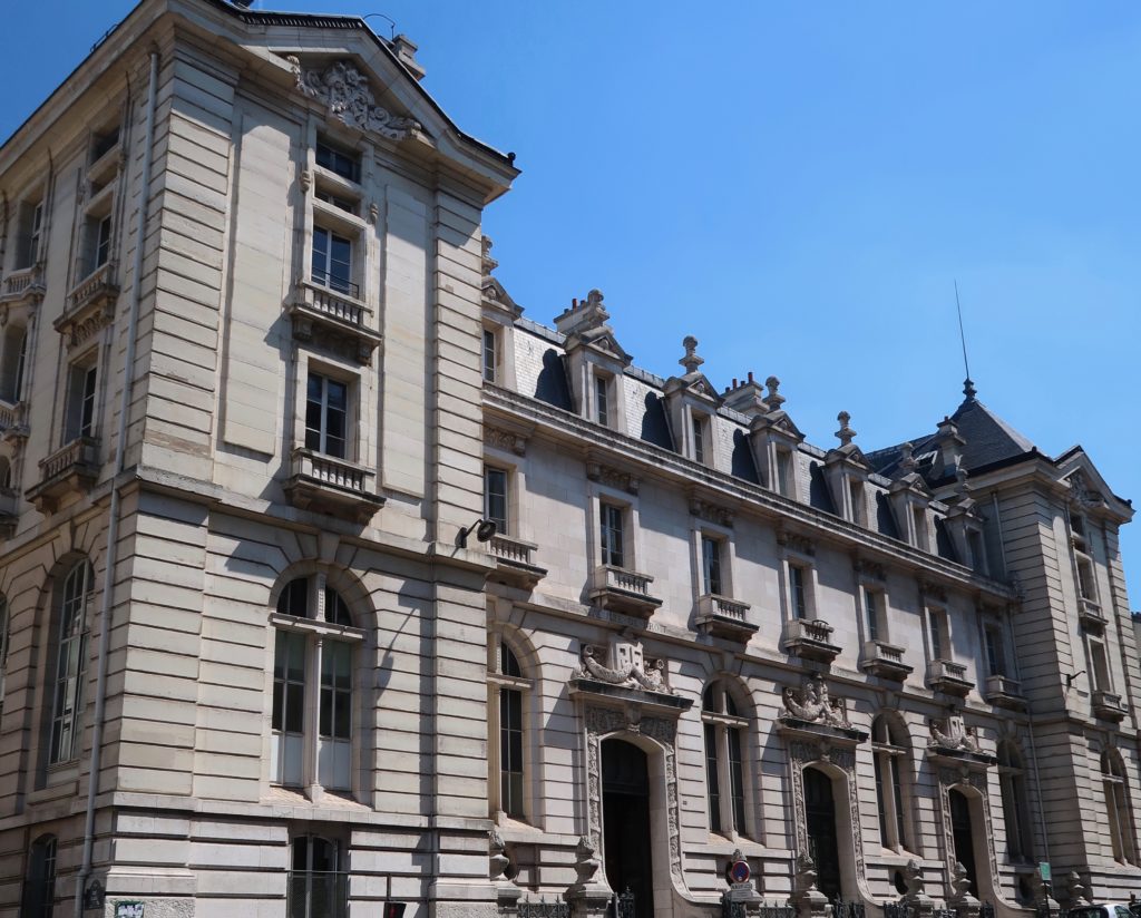 Faculté_de_droit,_université_de_Paris,_131133 FCPE LouisleGrand Faculté_de_droit,_université_de_Paris,_131133 FCPE LouisleGrand